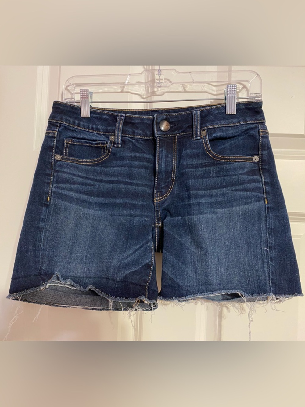 American Eagle Outfitters blue denim cut-off super stretch jean shorts, size 6